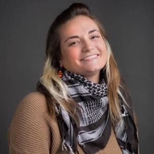 Meet your Posher, Danielle